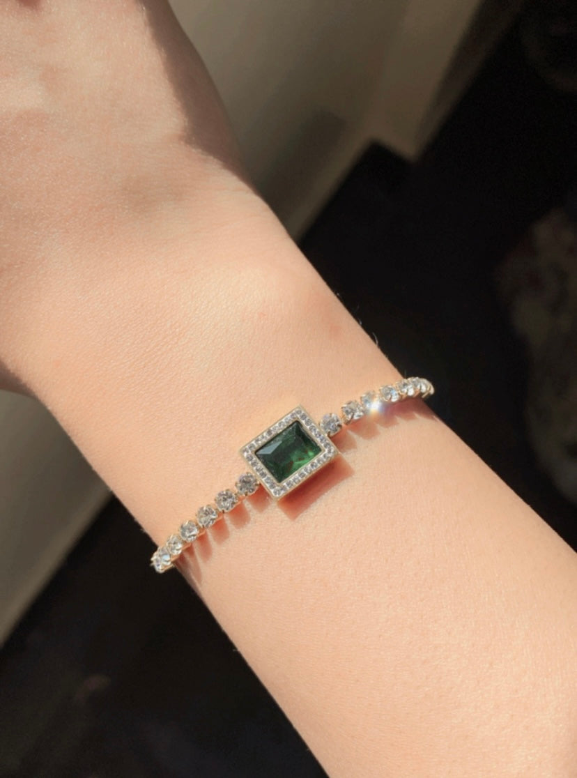 Elegant Green Emerald Tennis Bracelet Timeless Luxury