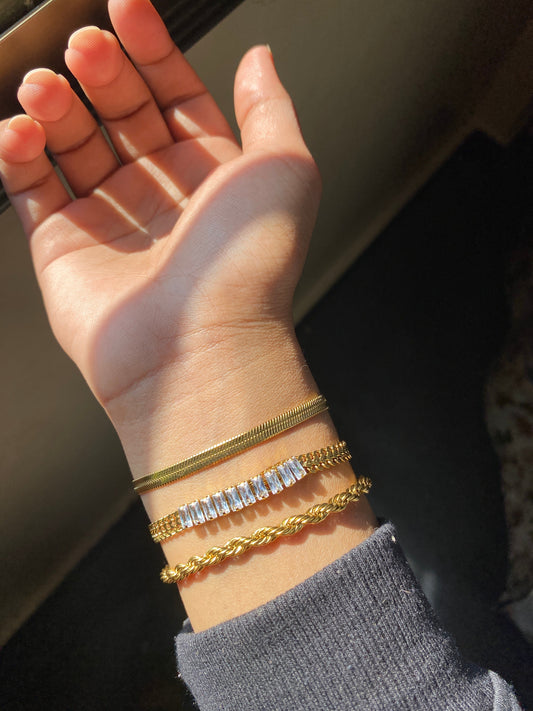 Brilliant Intertwine Bracelet Set – Elegant & Stylish Stainless Steel Jewelry