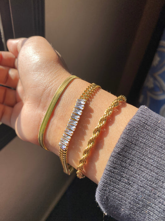 Brilliant Intertwine Bracelet Set – Elegant & Stylish Stainless Steel Jewelry
